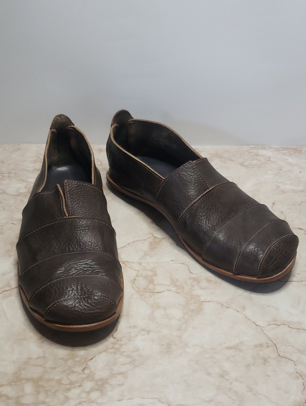 CYDWOQ Casual Slip-On Leather Loafers - Dark Brown 41